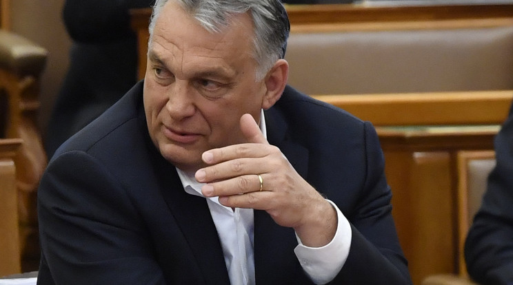 Szikora Roberték köszöntötték Orbánt és a Fideszt /Fotó: MTI