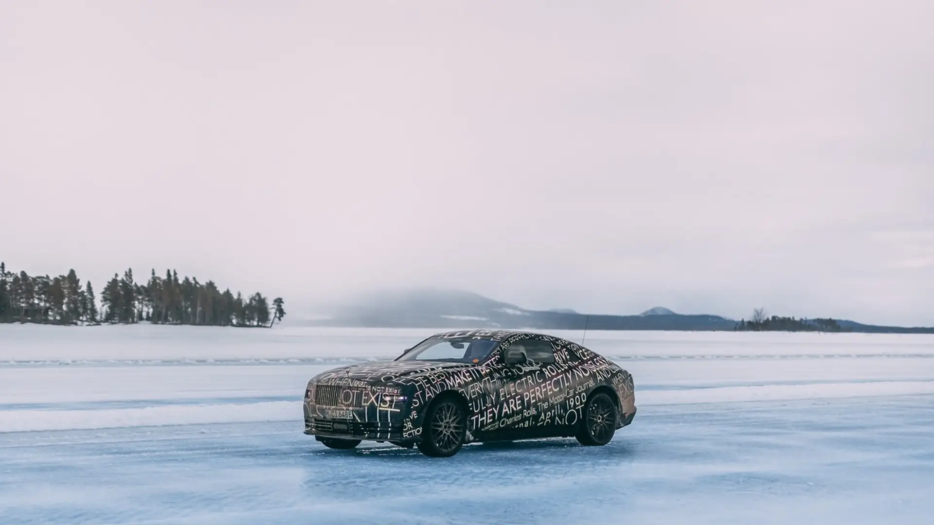 Pierwszy elektryczny samochód superluksusowy. Rolls Royce robi testy na kole podbiegunowym