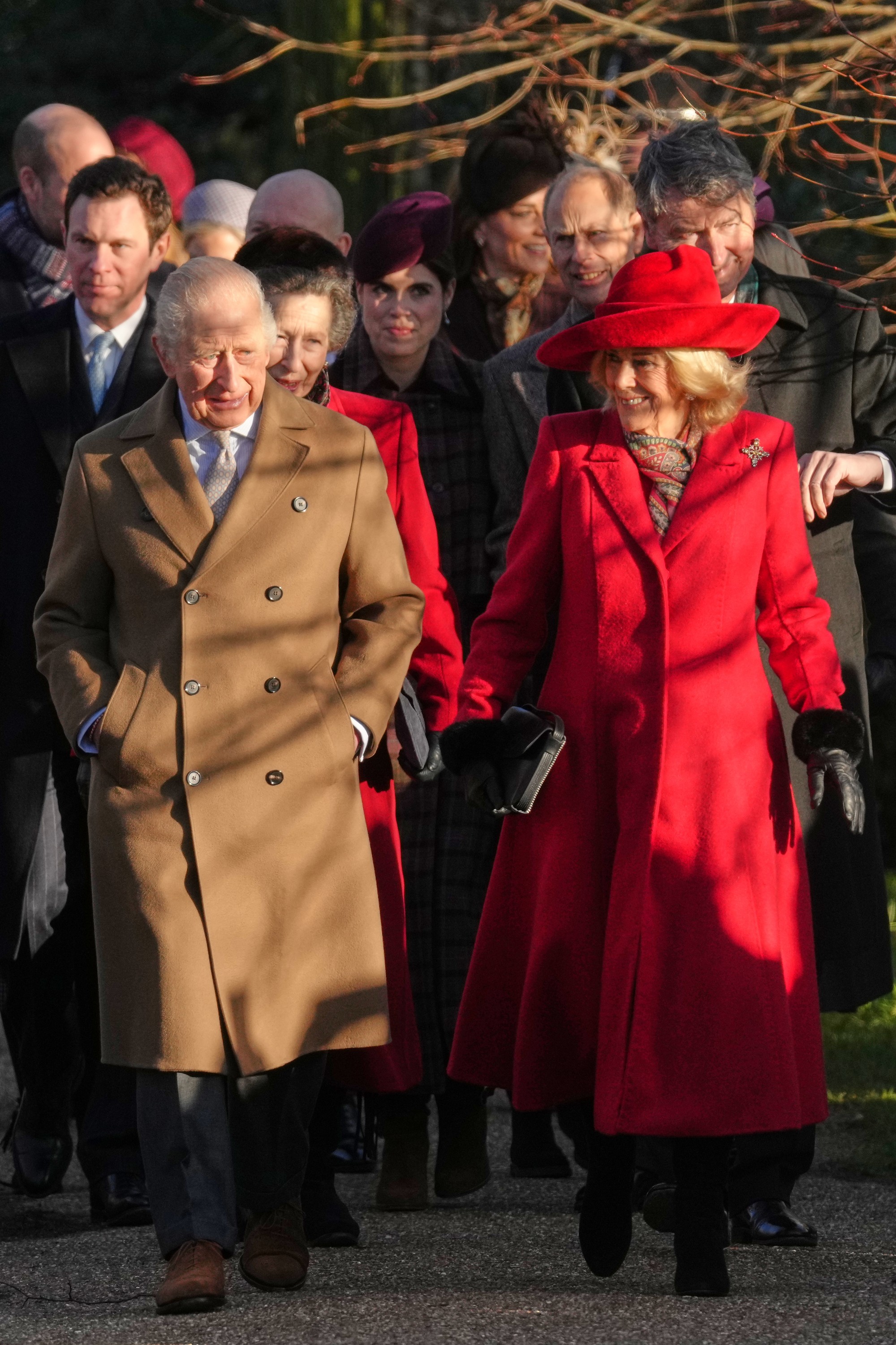 Kráľ Karol III. a Camilla s rodinou.