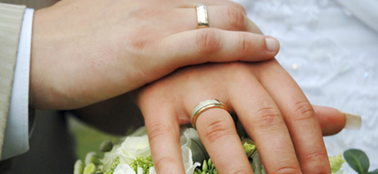 Jak ozdobić paznokcie do ślubu?