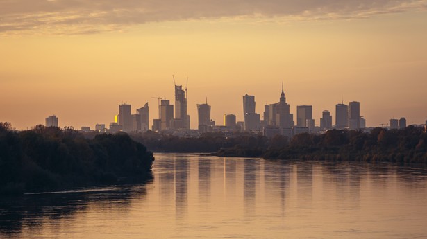 Panorama centrum Warszawy, widok z Mostu Siekierkowskiego na Wiśle