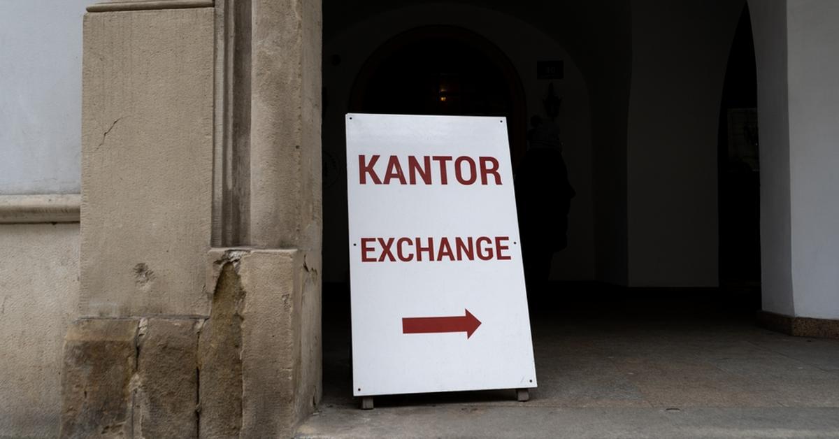 kurs-walut-ile-kosztuje-euro-dolar-i-frank-szwajcarski-forsal-pl