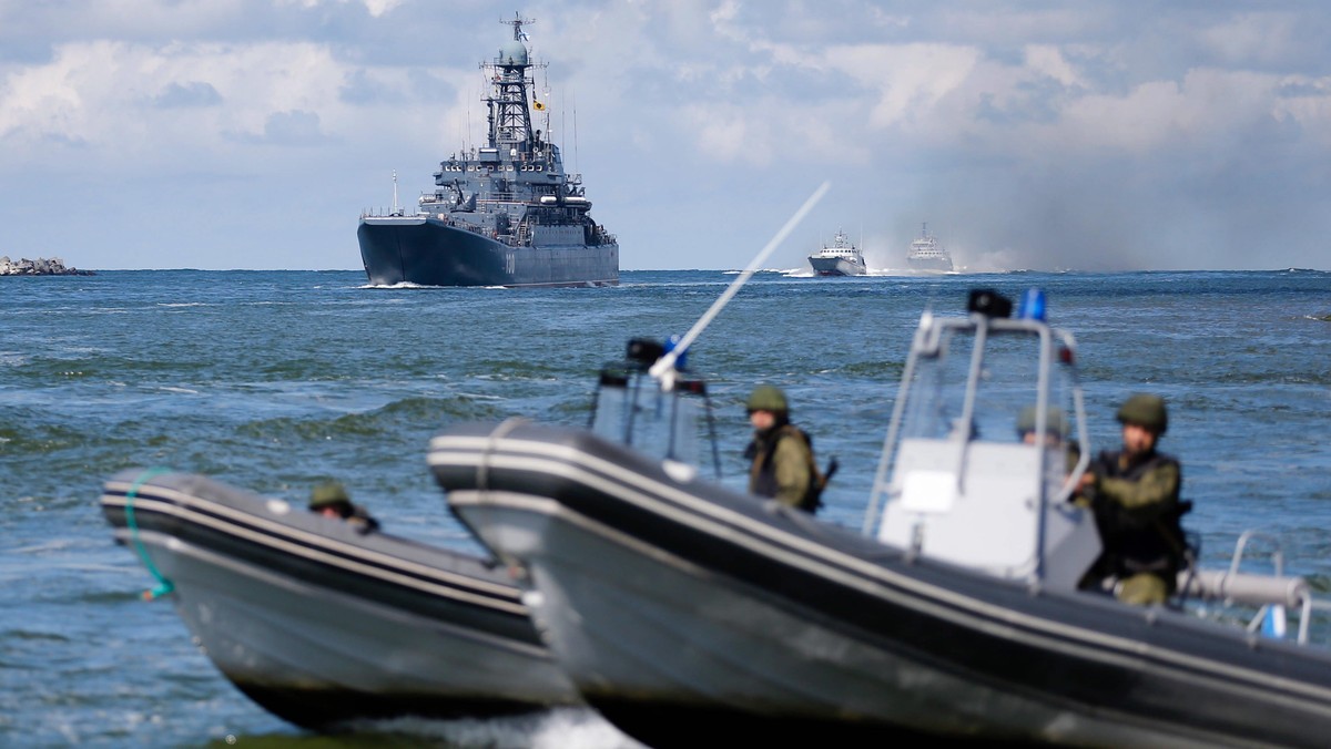 Baltic Sea Fleet ships parade on Russian Navy Day