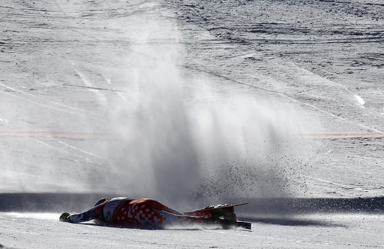 Koszmarny upadek na alpejskich MŚ w Beaver Creek. Ondrej Bank opuścił trasę na noszach