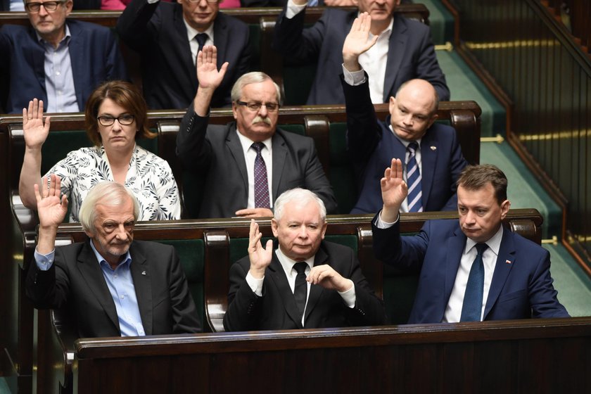 PiS chce rządzić trzy kadencje. Jest taki plan