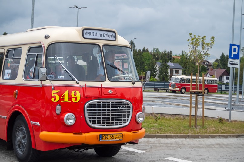 Wielki QUIZ prawda czy fałsz. Życie codzienne czasów PRL. Tylko omnibus się nie pomyli