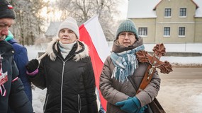 Afera w sprawie krzyża i lincz na nauczycielce. "Minister Nowacka poniosła klęskę, jeżeli chodzi o obronę nauczycieli"