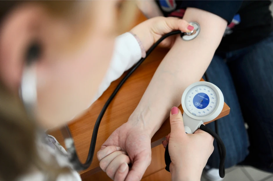 Redovno merite krvni pritisak zbog hipertenzije, ali i redovno gledajte da li su se slučajno pojavile neke promene na koži