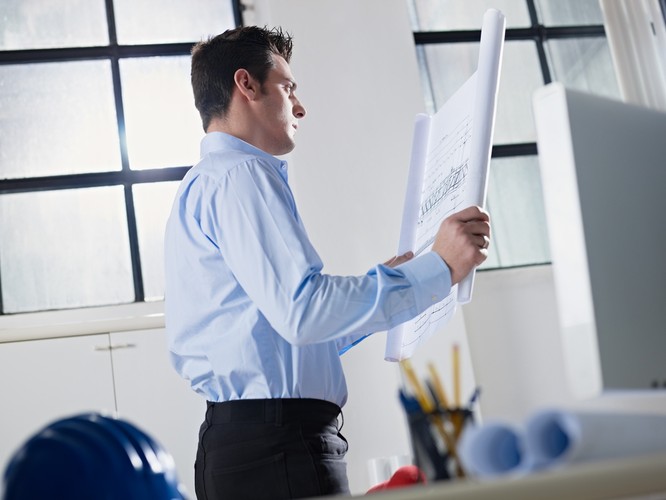 <b>Jak zalegalizować samowolę budowlaną?	</b><br><br>
Jak zalegalizować samowolę mówi art. 48 ust. 2 Prawa budowlanego. Taka możliwość istnieje  tylko  w sytuacji, gdy określona budowa:<br><br>
 - Jest zgodna z przepisami o zagospodarowaniu i planowaniu przestrzennym. Przede wszystkim z ustaleniami miejscowego planu zagospodarowania przestrzennego.<br><br>
 - Jest zgodna z ustaleniami ostatecznej decyzji o warunkach zabudowy i zagospodarowania terenu. Stosuje się to w sytuacji, gdy nie istnieje  miejscowy  plan zagospodarowania przestrzennego.<br><br>
- Nie narusza prawa, w sposób, który nie pozwala na dostosowanie budynku lub jego części do stanu zgodnego z prawem.