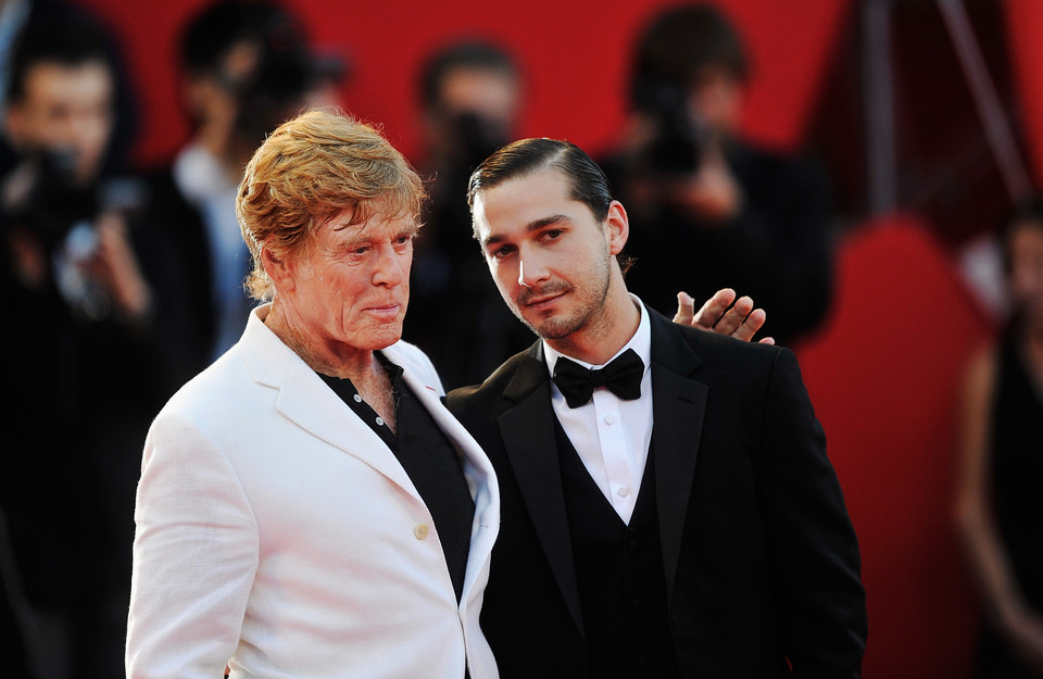 Shia LaBeouf i Robert Redford w Wenecji, 2012 r.