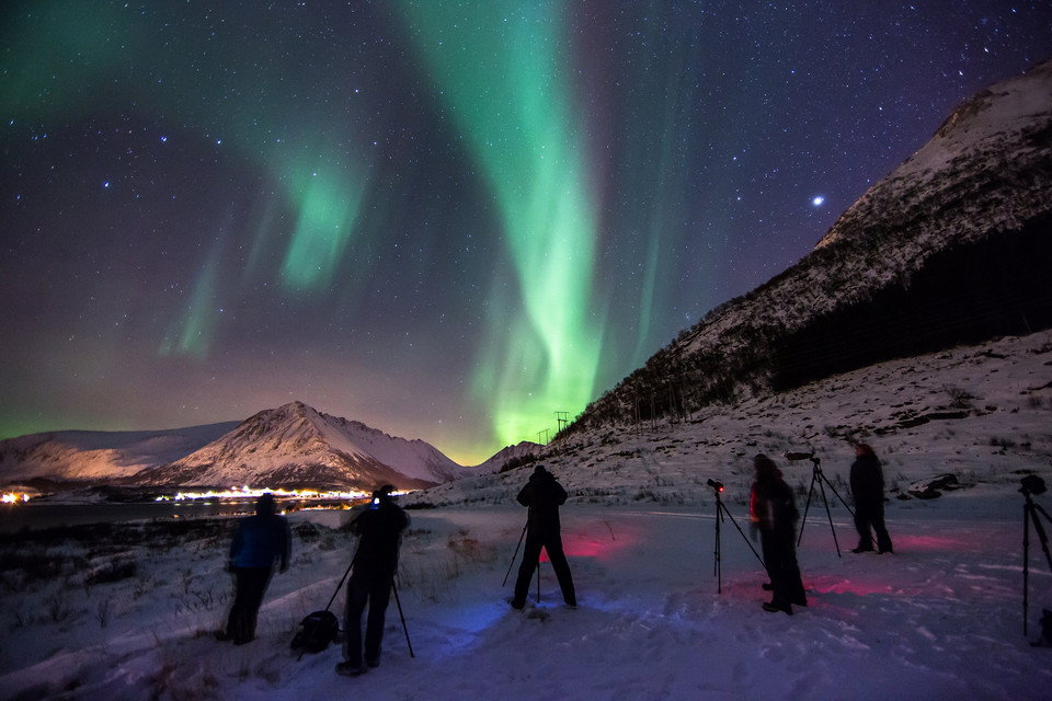 Aurora Hunters (pol. Łowcy zorzy polarnej) - Mark Gee / National Geographic Traveler Photo Contest