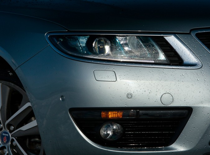 Oto najnowszy Saab 9-5 chwycił kierowców za serce. Tak, tak Polacy zamiast niemieckich gablot wybierają najnowszą limuzynę szwedzkiej marki. Wirus turbo z dnia na dzień atakuje nowe organizmy!