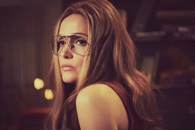 Rose Byrne jako Gloria Steinem w serialu "Mrs. America"