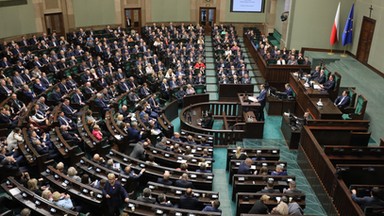 PO nie bierze udziału w debacie nad exposé. Poseł podał powód