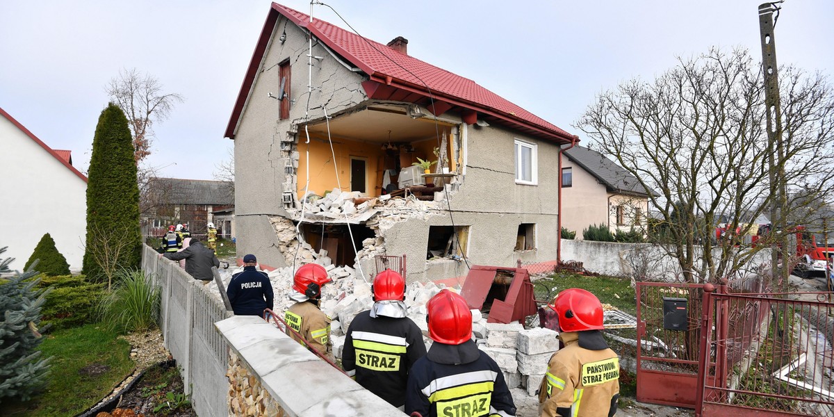 Wybuch gazu w domu jednorodzinnym w Łukowej. Dwie osoby zostały ranne