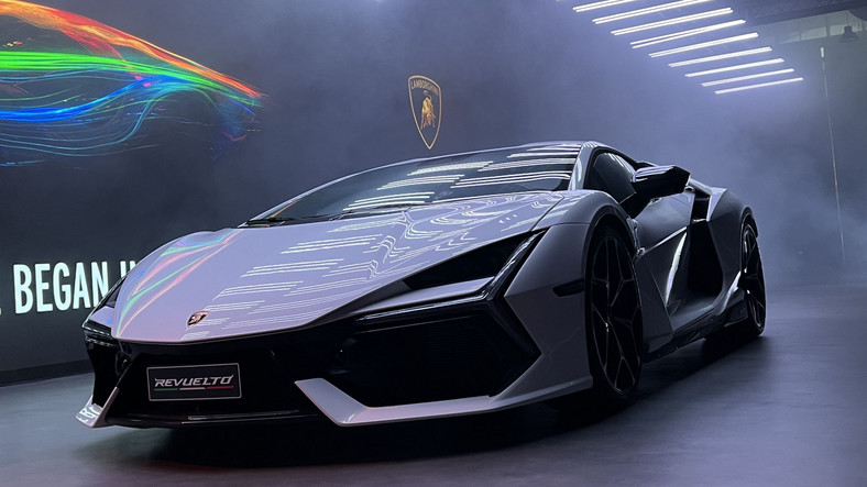 Lamborghini Revuelto