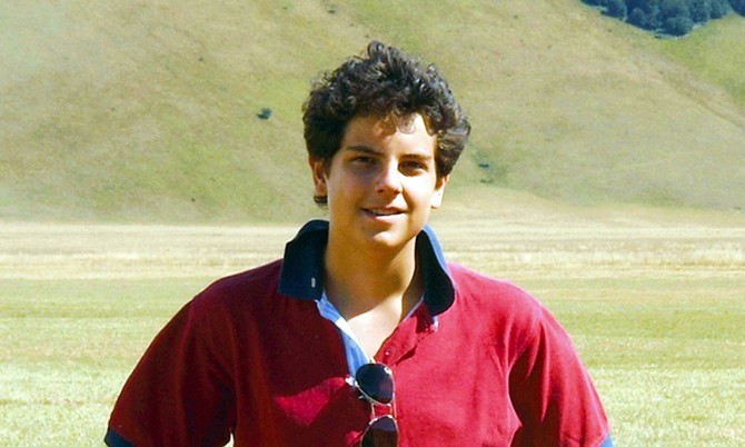 Karlo Akutis