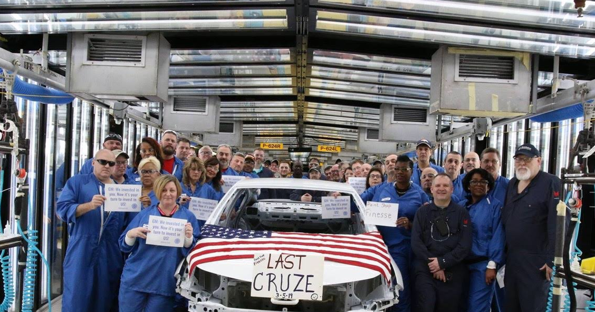 Workers and politicians are slamming GM for slashing 1,700 jobs at its