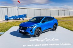 Renault odleciało. Nowy SUV to świetny styl i nowatorski napęd. Ceny?