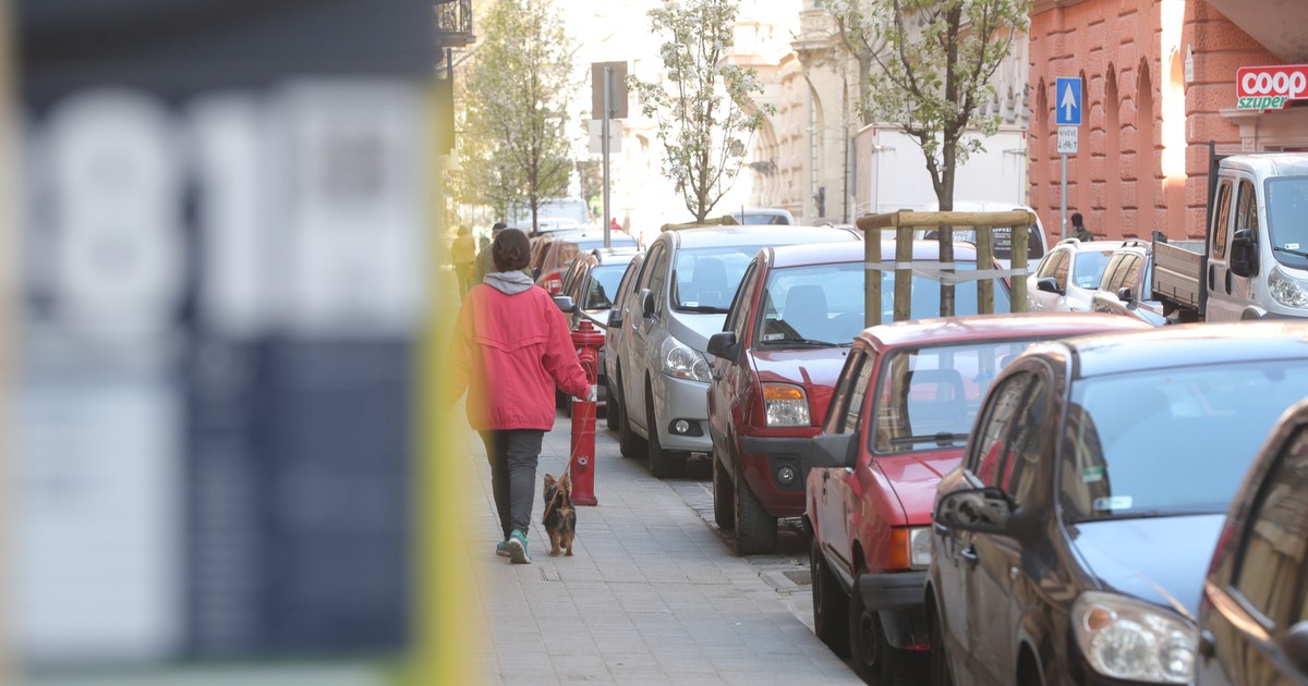 Kitör a káosz? Durván szigorítják a parkolást Ferencvárosban, komoly drágulás jöhet