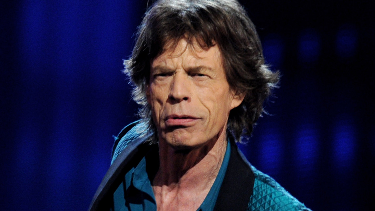 Sir Mick Jagger przyznała w ostatnim wywiadzie, że jego koleżanka z zespołu SuperHeavy Joss Stone bardzo go denerwuje, ponieważ nie przestaje w ogóle śpiewać.