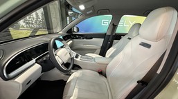 oto nowy hit dla rodziny. ma napęd na tył i 116 km. ile kosztuje?