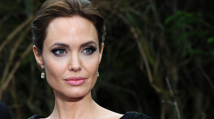 Angelina Jolie-nak menekülnie kellett. Fotó: Getty Images