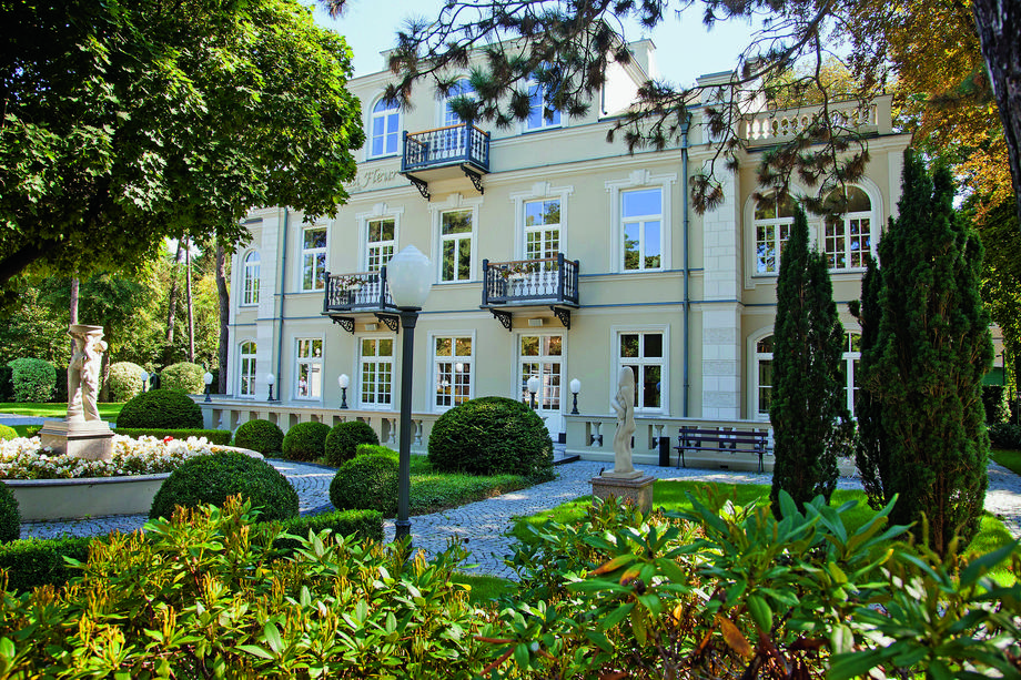 Villa la Fleur, prywatne muzeum z kolekcją sztuki ze szkoły paryskiej.