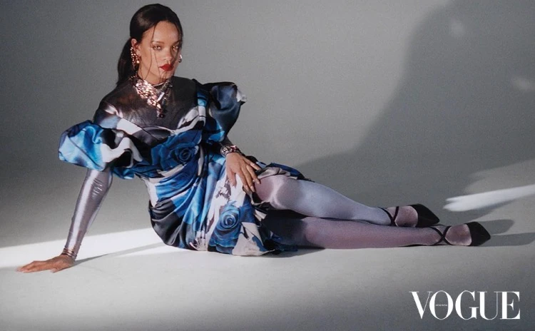 Rihanna is the &#039;ultimate fashion force&#039; covering the September issue of Vogue Hong Kong [Photos]