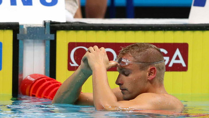 Beszólt az edzőjének, majd belebegtette visszavonulását a 26 éves magyar úszó