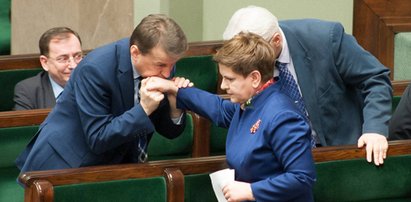 PO chce głowy Błaszczaka po 100 dniach rządów PiS