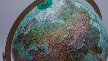 Arcytrudny QUIZ z geografii. Dwa miasta, dopasuj trzecie. Dla utrudnienia nie podajemy państwa