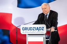 Kaczyński: Ci, którzy mówią o dyktaturze w Polsce, bredzą. Niestety część ludzi w to wierzy