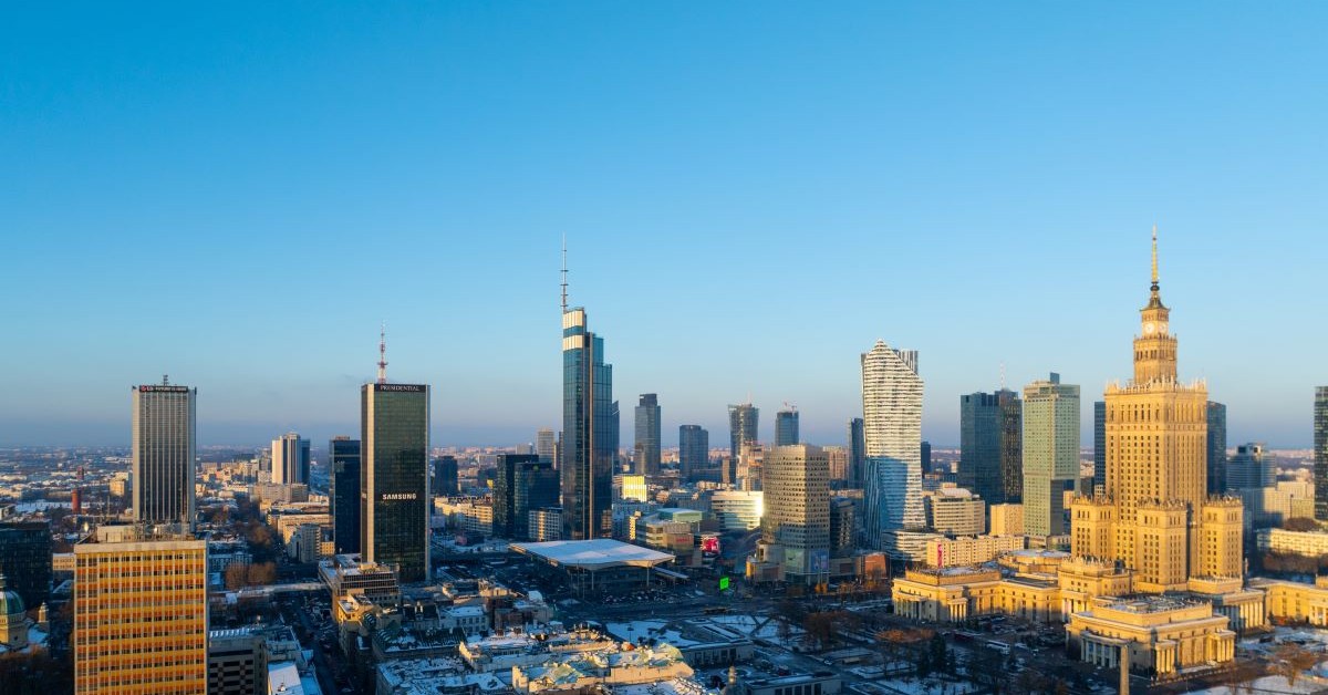 Polacy gorzej oceniają sytuację polityczną i gospodarczą. CBOS o nastrojach społecznych w lutym