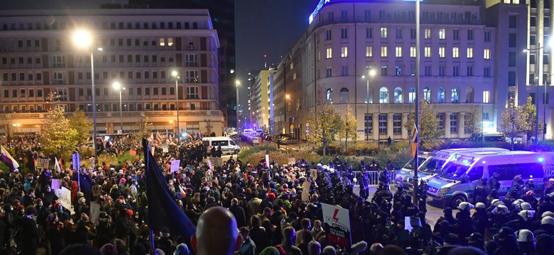 Przepychanki z policją. Marta Lempart potraktowana gazem