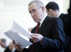 Tępił opozycję - Czuma go zwolni