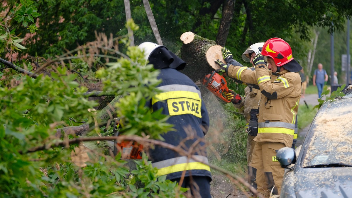 Strażacy od kilku dni codziennie wyjeżdżają do interwencji związanych z silnymi burzami