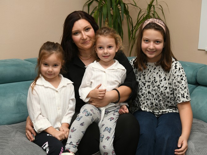Ivana iz Kisača je rodila bliznakinje, dobila sepsu, a onda rak