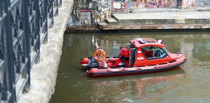 Dramat w Odrze. Wędkarz wpadł do wody i tonął. Ratowników wyprzedzili ludzie