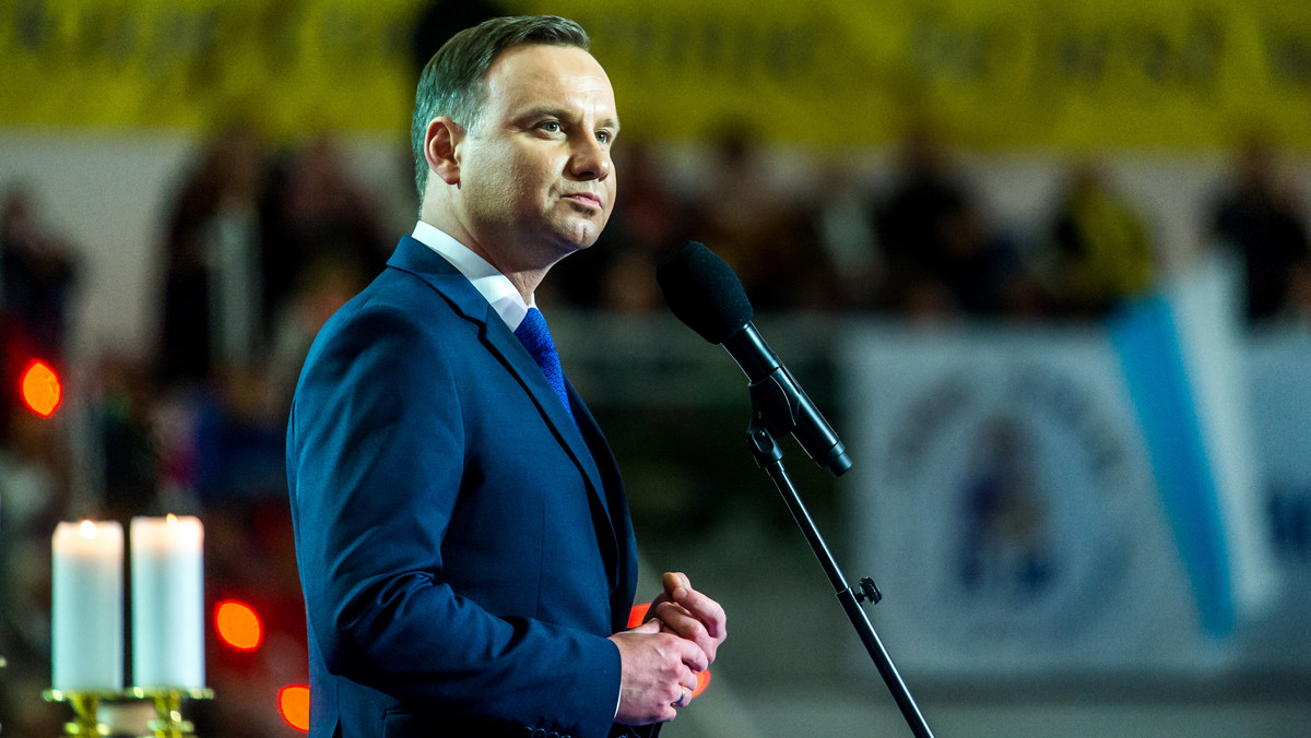 W najbliższym czasie ustawa obniżająca wiek emerytalny zostanie podpisana - poinformował w Łęcznej prezydent Andrzej Duda. Jak podkreślił, reforma przywracająca niższy wiek emerytalny jest przygotowana i przeanalizowana.