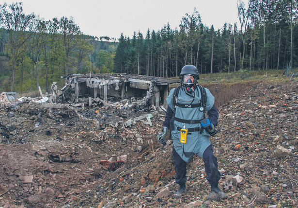 fot. Czech Republic Police/EPA/PAP Pozostałości po składzie amunicji, który został wysadzony przez Rosjan we Vrběticach w 2014 r.