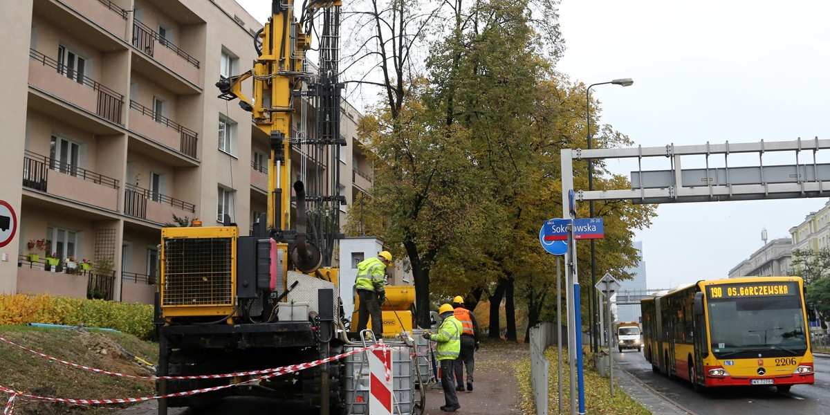 Metro na Wolę znów się opóźnia