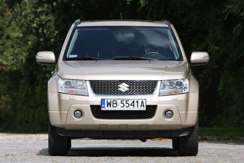 Suzuki Grand Vitara: SUV, co się terenu nie boi