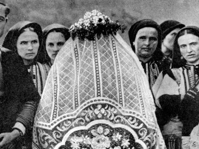 Zbog jezivog običaja krvi na čaršavu prošla sam pakao prve bračne noći