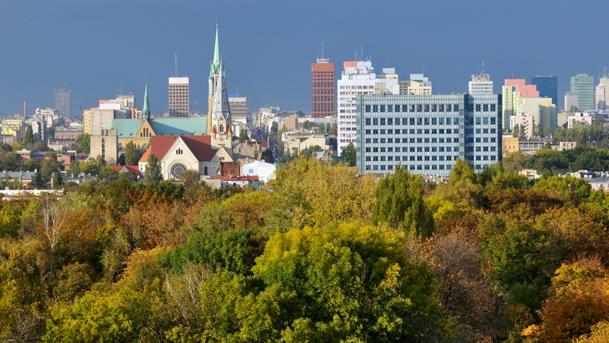 O ponad 6 mld zł wzrósł majątek Łodzi w latach 2010-2016; wolniej rosło zadłużenia miasta, które w tym czasie powiększyło się o 1,5 mld zł - poinformował wczoraj łódzki magistrat. Według niego korzystne proporcje to efekt inwestycji m.in. w budowę dróg i rewitalizację budynków.