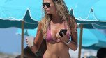 Sandra Kubicka w bikini na plaży w Miami