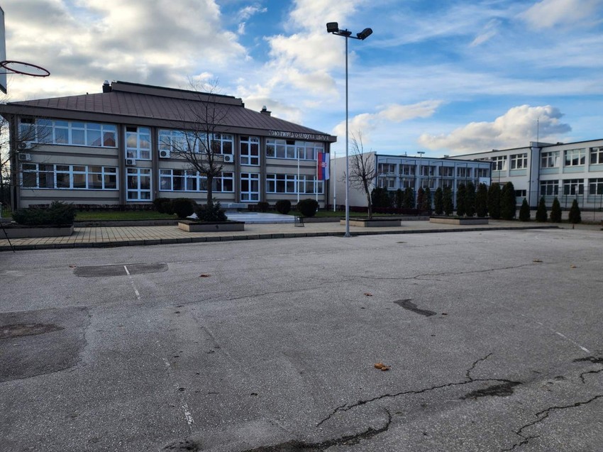 Skola u kojoj je devojcica pokusala samoubistvo u Obrenovcu
