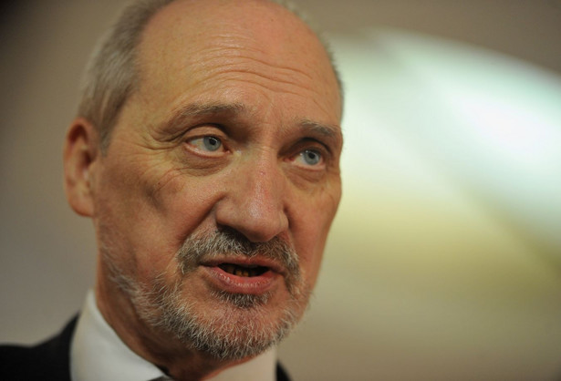 Macierewicz donosi na Millera i Janickiego