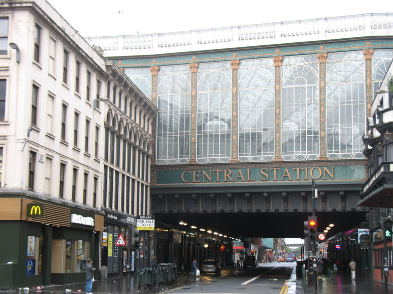 Szkocki dworzec kolejowy Glasgow Central wzniesiony w 1879 roku