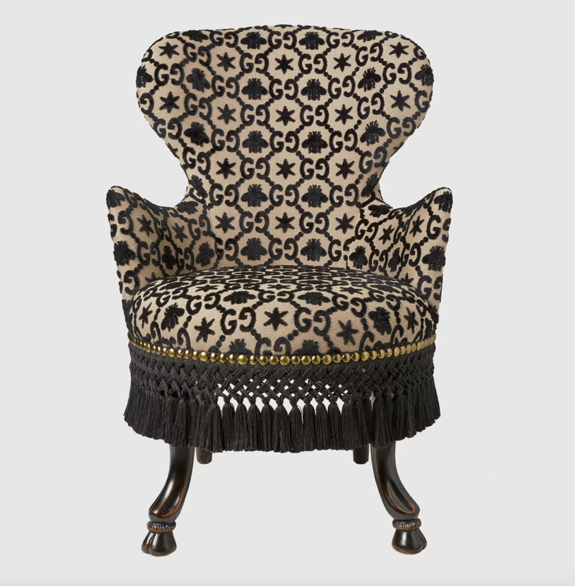 Sessel mit schwarzem GG-Jaquard-Muster von Gucci Décor für 6350 Franken.